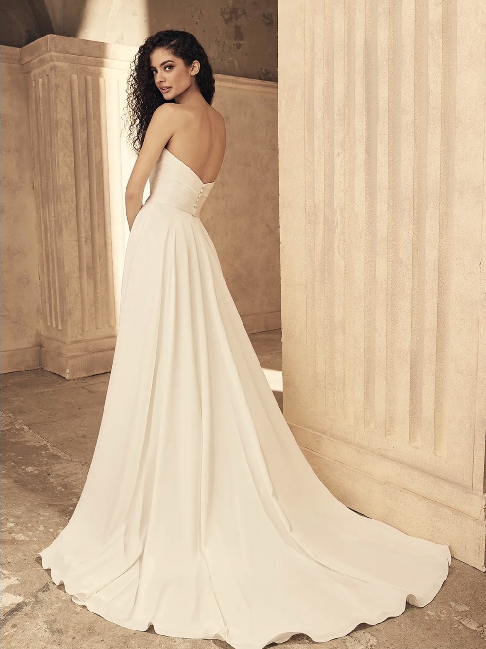 Timeless Paloma Blanca P5166 wedding dress - Picture 4 of 4